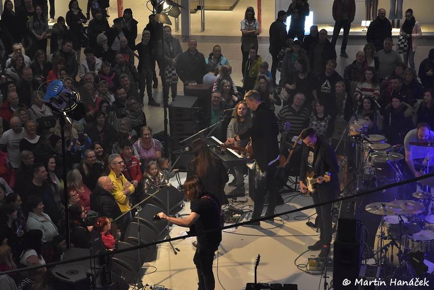 Valentýnská party Žebříku v Plzni: Fanoušky potěšili Anna K., Pokáč i Honza Křížek