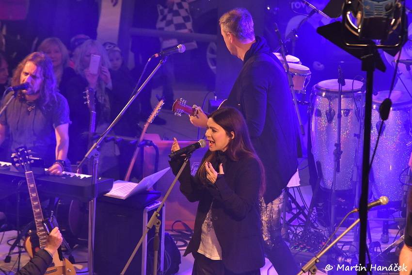 Valentýnská party Žebříku v Plzni: Fanoušky potěšili Anna K., Pokáč i Honza Křížek