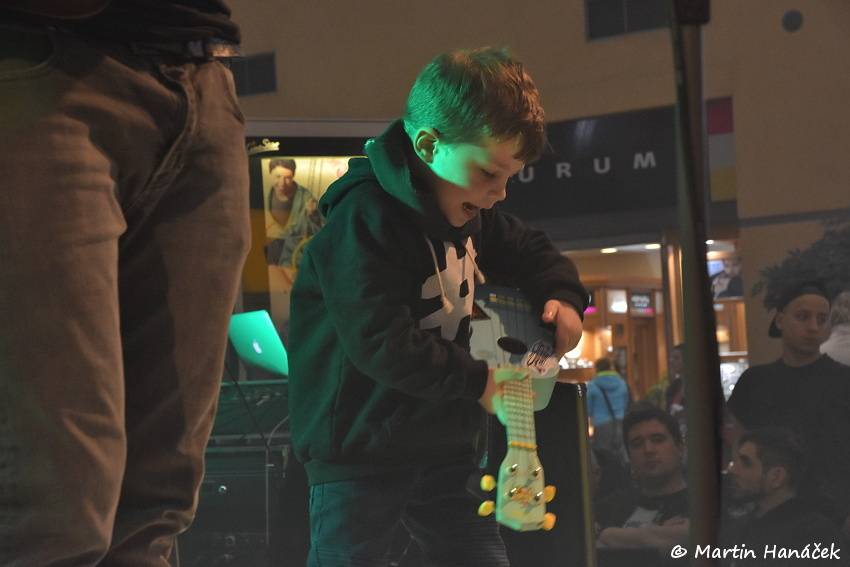 Valentýnská party Žebříku v Plzni: Fanoušky potěšili Anna K., Pokáč i Honza Křížek