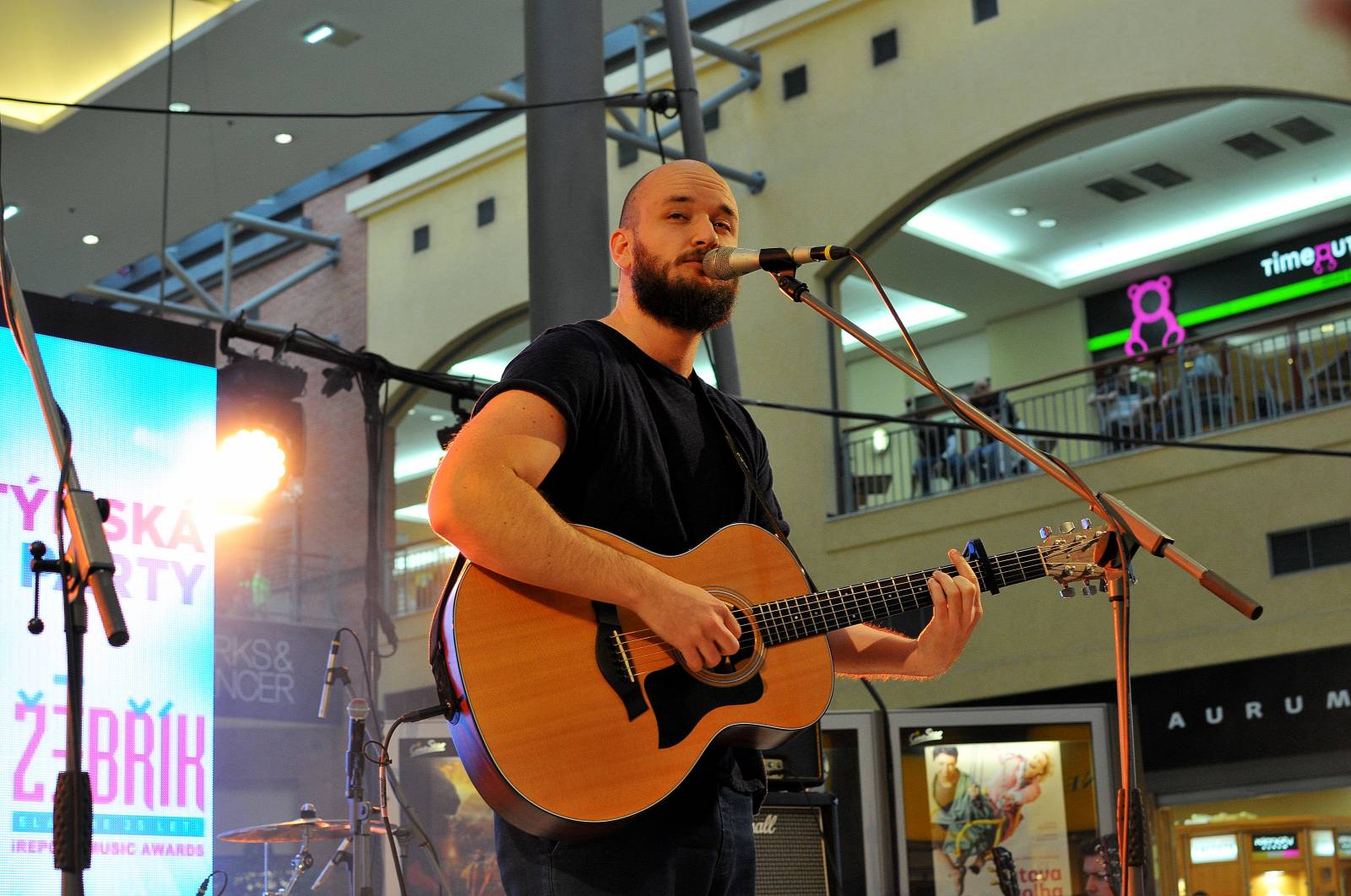 Anna K., Pokáč a Honza Křížek bavili návštěvníky Valentýnské party Žebříku