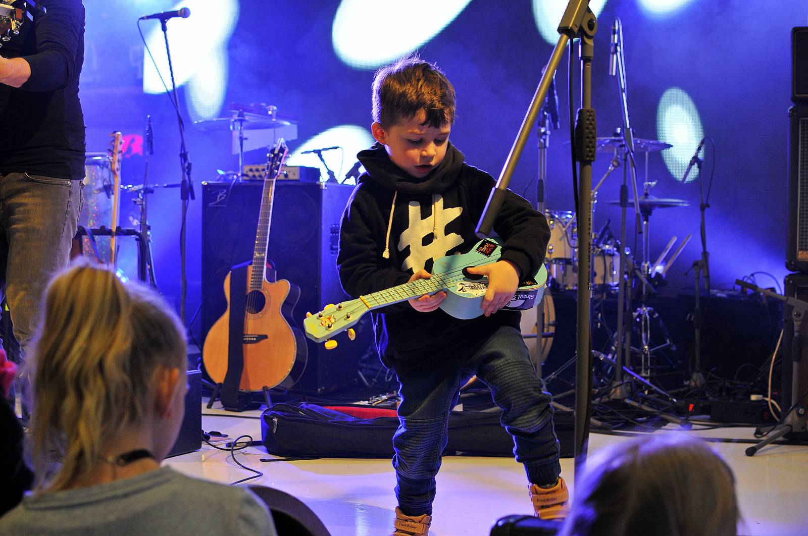 Anna K., Pokáč a Honza Křížek bavili návštěvníky Valentýnské party Žebříku