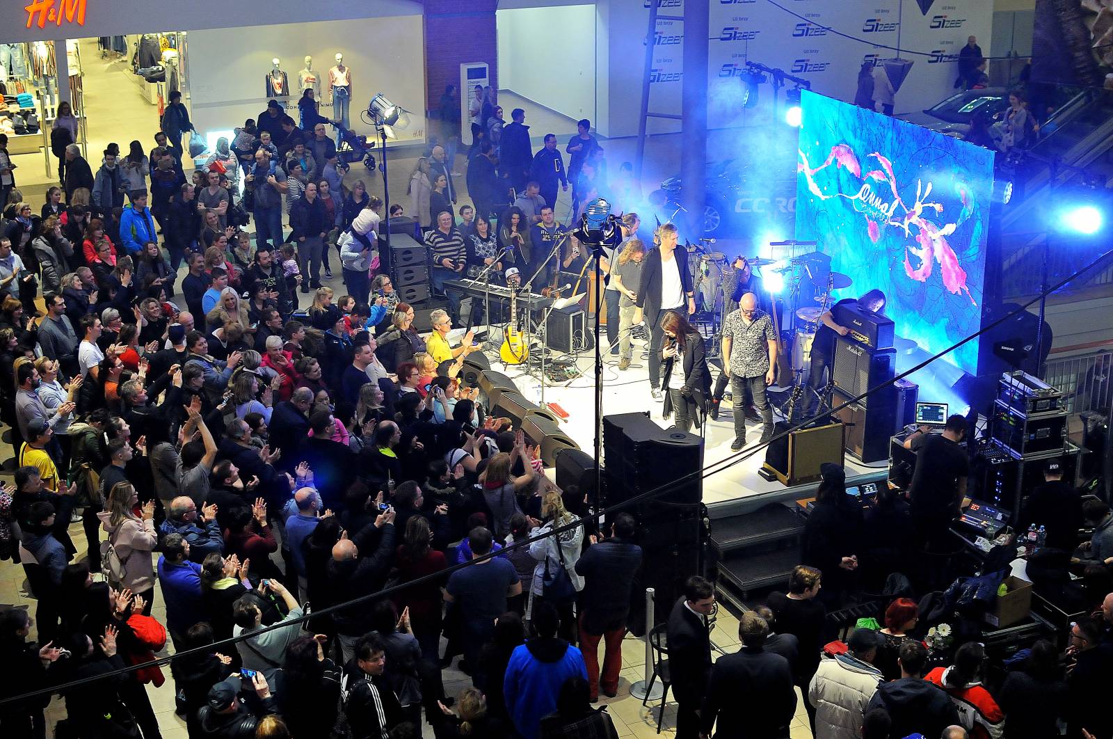 Anna K., Pokáč a Honza Křížek bavili návštěvníky Valentýnské party Žebříku