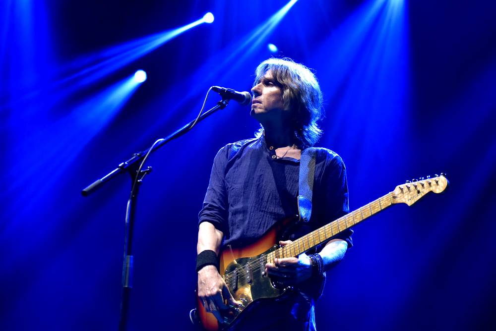 The Dire Straits Experience zahráli v pražské Lucerně všechny legendární hity původních Dire Straits