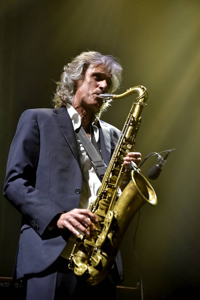 The Dire Straits Experience zahráli v pražské Lucerně všechny legendární hity původních Dire Straits