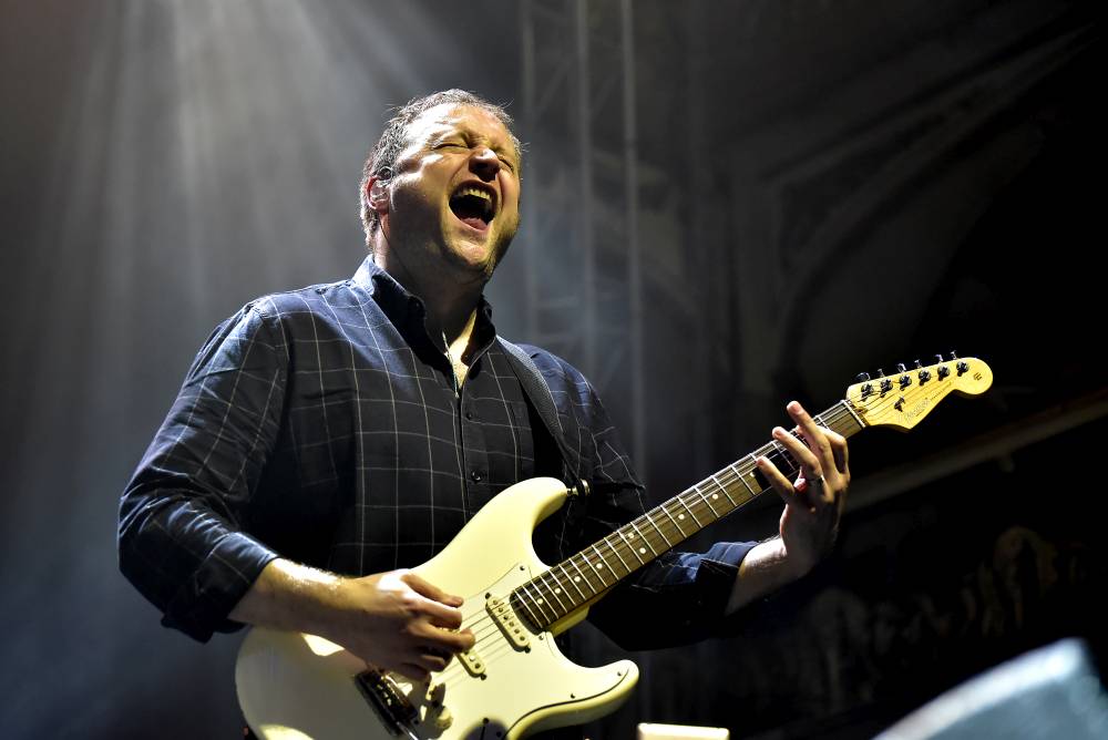 The Dire Straits Experience zahráli v pražské Lucerně všechny legendární hity původních Dire Straits