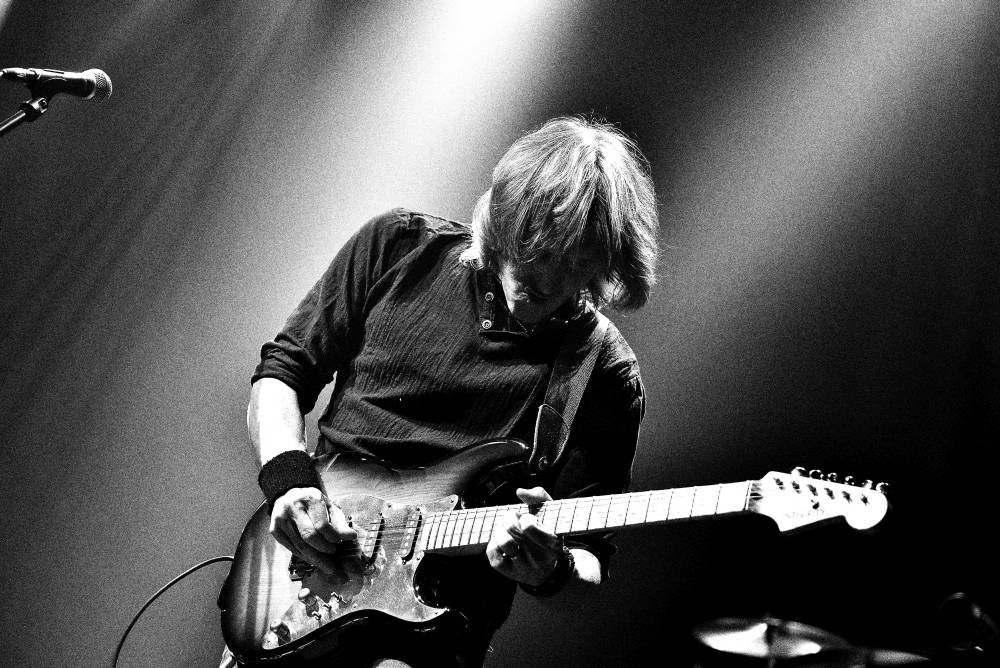 The Dire Straits Experience zahráli v pražské Lucerně všechny legendární hity původních Dire Straits