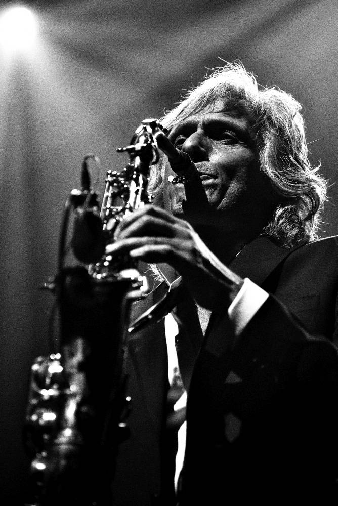 The Dire Straits Experience zahráli v pražské Lucerně všechny legendární hity původních Dire Straits