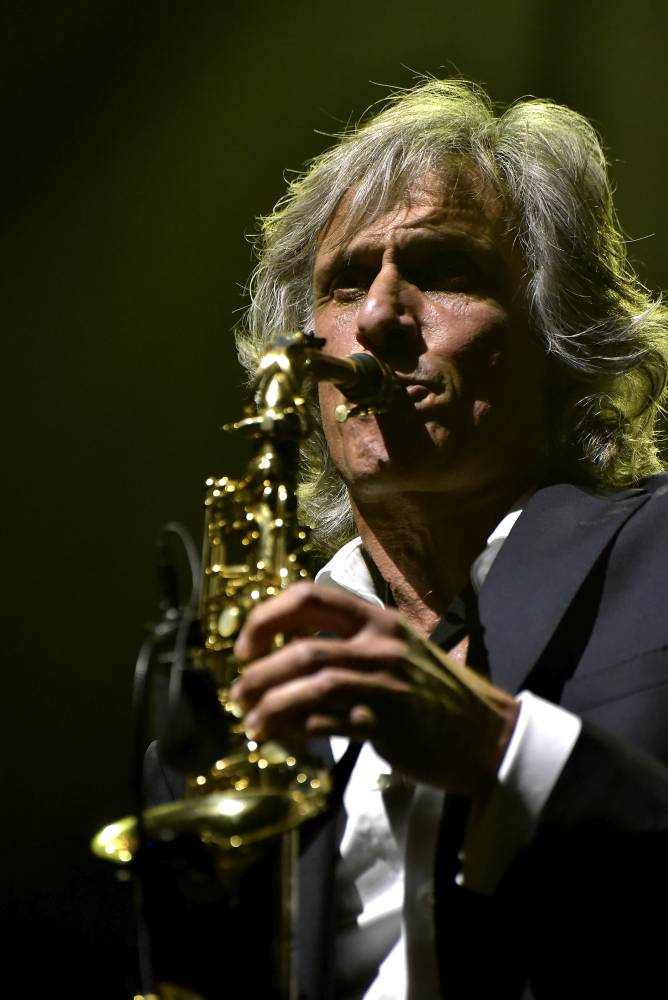 The Dire Straits Experience zahráli v pražské Lucerně všechny legendární hity původních Dire Straits