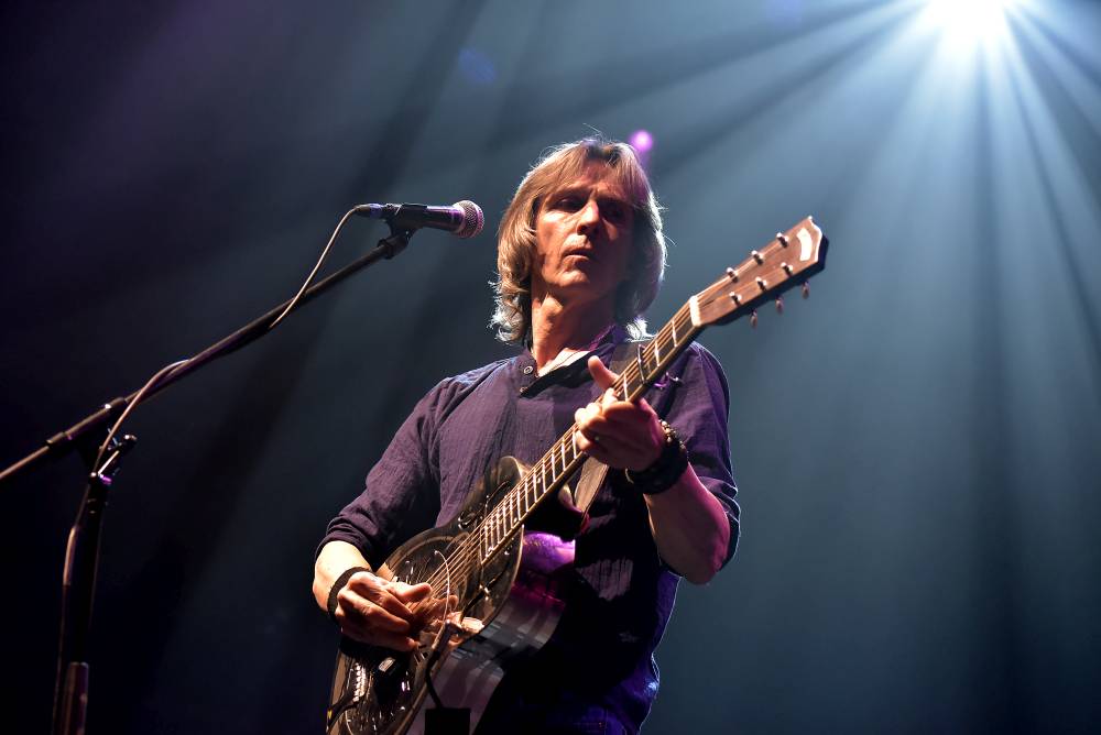 The Dire Straits Experience zahráli v pražské Lucerně všechny legendární hity původních Dire Straits