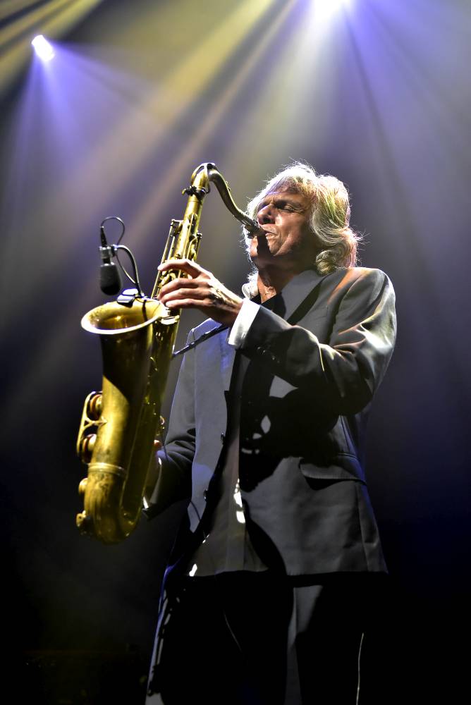 The Dire Straits Experience zahráli v pražské Lucerně všechny legendární hity původních Dire Straits