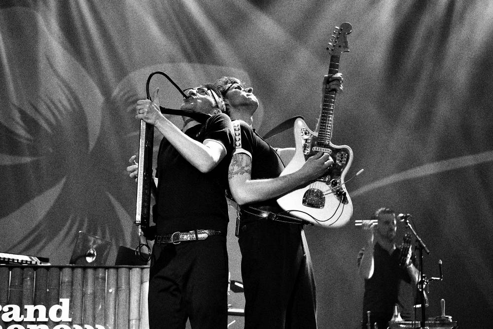 Caro Emerald proměnila Forum Karlín ve swingovou tančírnu 