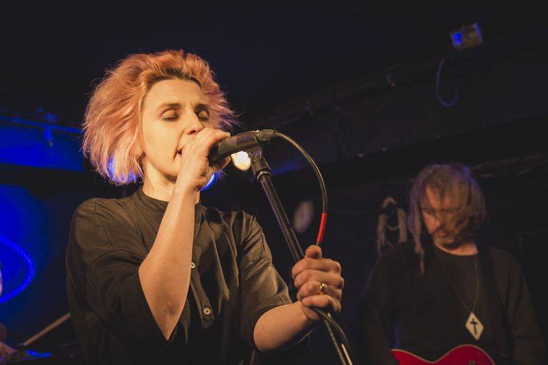 Mucha zazpívala své peprné songy v pražském Vagonu