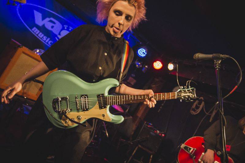 Mucha zazpívala své peprné songy v pražském Vagonu