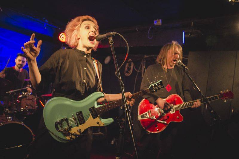 Mucha zazpívala své peprné songy v pražském Vagonu