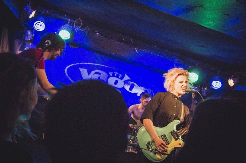 Mucha zazpívala své peprné songy v pražském Vagonu