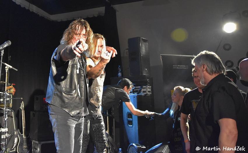 David Reece, bývalý zpěvák Accept, přijel se svými Sainted Sinners do Plzně