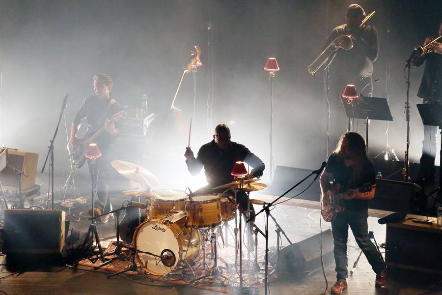 S Glenem Hansardem si v Sonu zahrál i fanoušek z davu. Za flašku