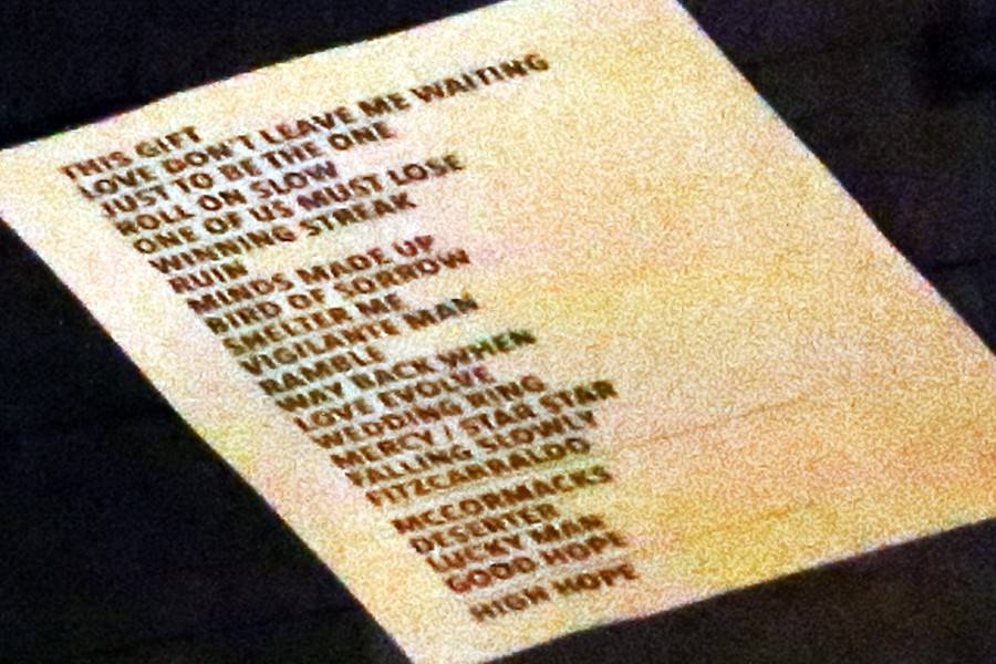 S Glenem Hansardem si v Sonu zahrál i fanoušek z davu. Za flašku