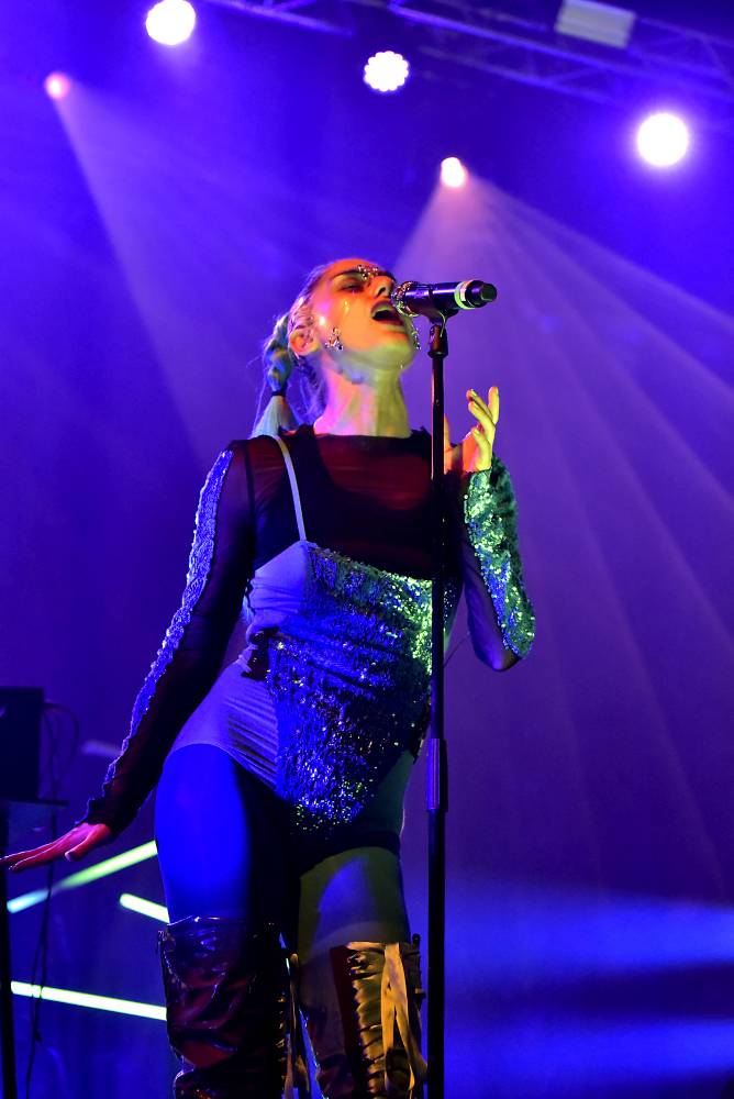 Fever Ray ve Foru Karlín ukázala svoji extrovertní stránku