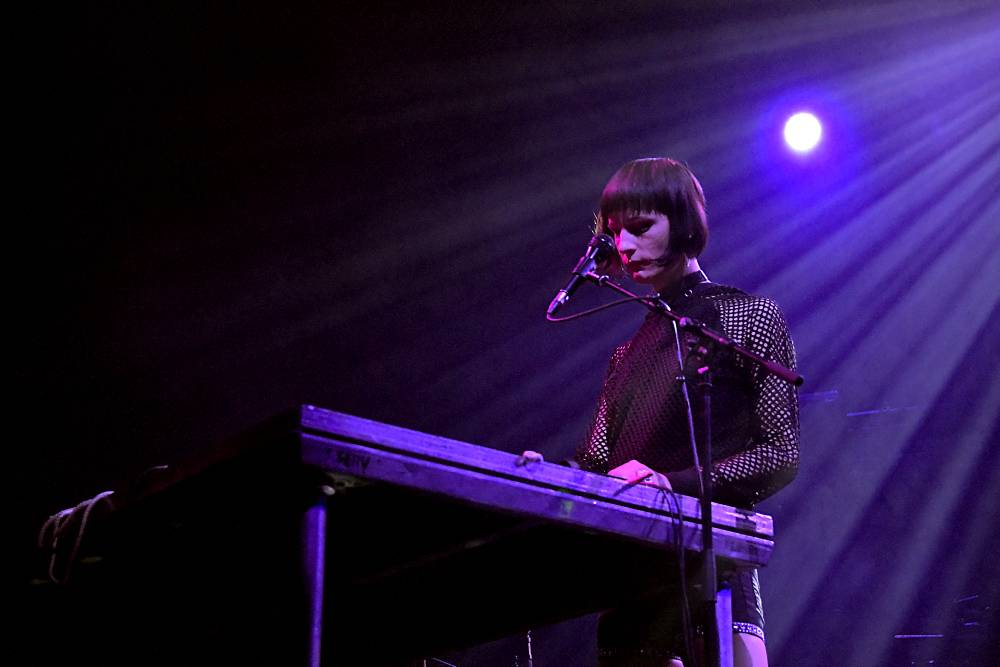 Fever Ray ve Foru Karlín ukázala svoji extrovertní stránku