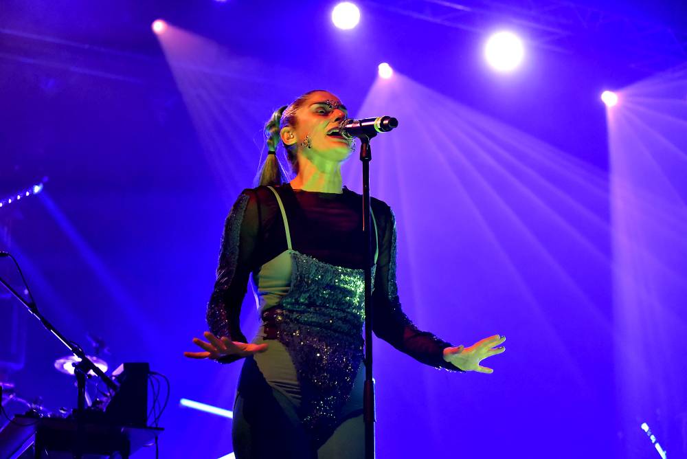 Fever Ray ve Foru Karlín ukázala svoji extrovertní stránku