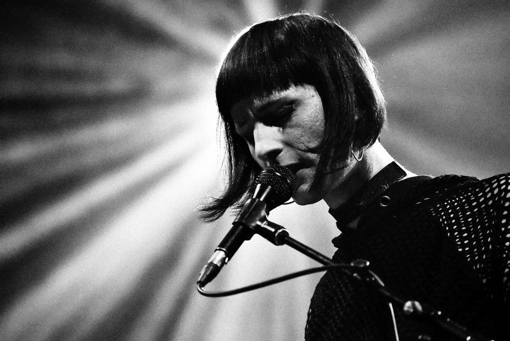 Fever Ray ve Foru Karlín ukázala svoji extrovertní stránku