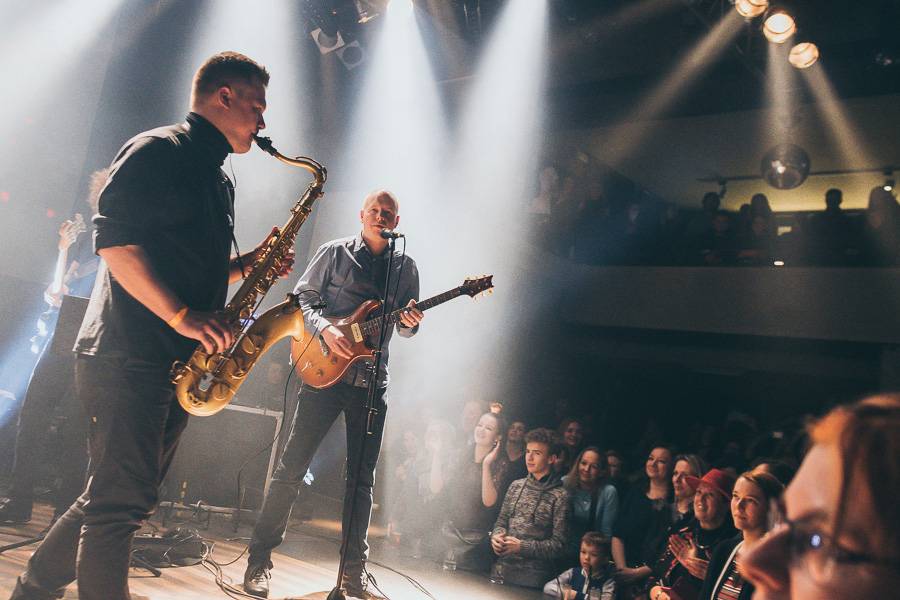 Ondřej Brzobohatý křtil své druhé album za hvězdné účasti. Podpořili ho Vojta Dyk a Marta Jandová