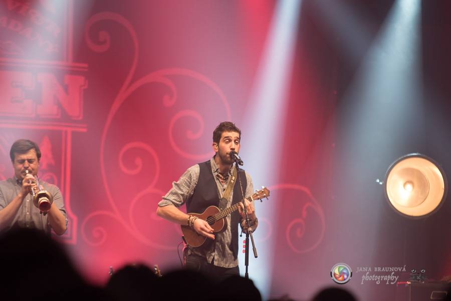 Jelen v DEPO2015 rozezpíval plzeňské fanoušky 