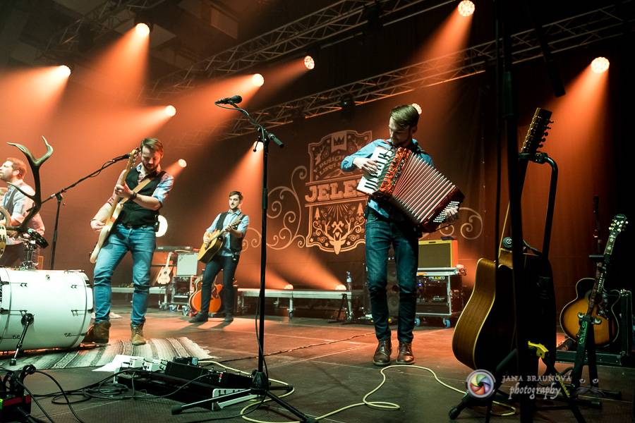 Jelen v DEPO2015 rozezpíval plzeňské fanoušky 