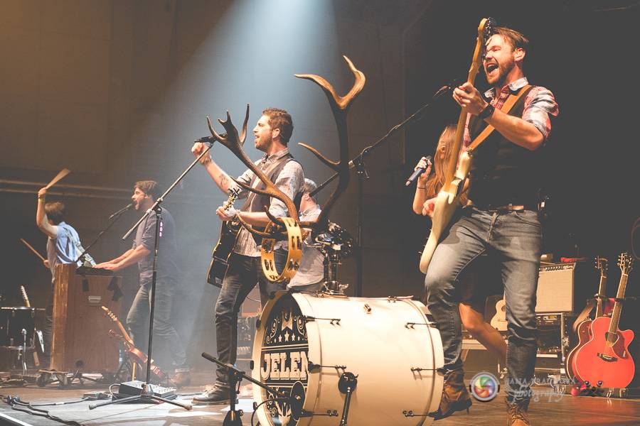 Jelen v DEPO2015 rozezpíval plzeňské fanoušky 