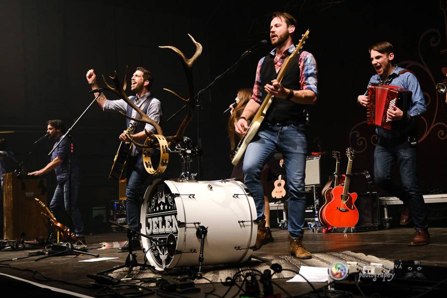 Jelen v DEPO2015 rozezpíval plzeňské fanoušky 