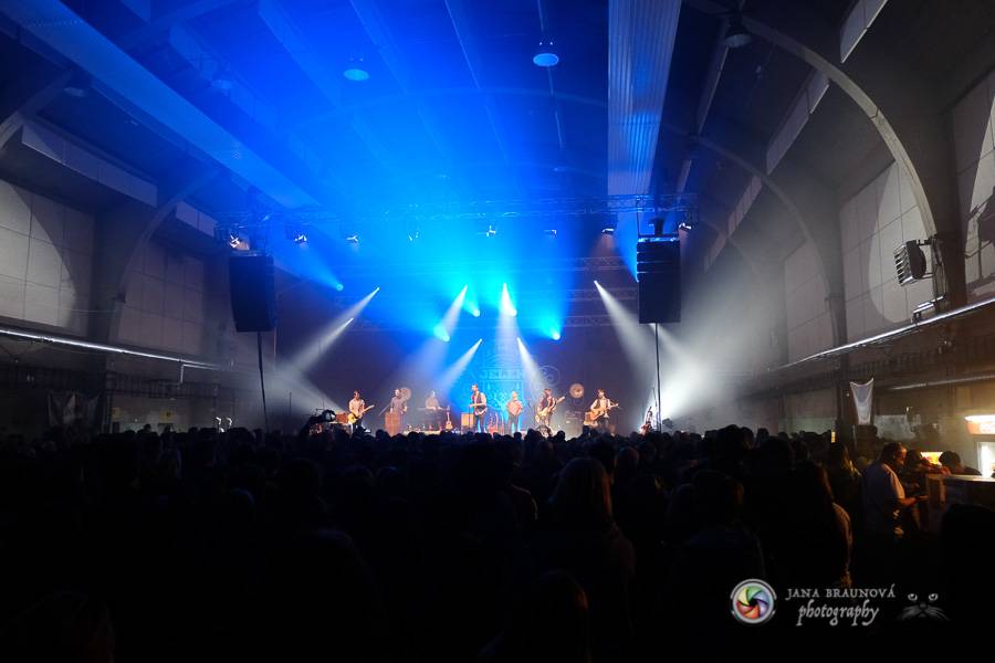 Jelen v DEPO2015 rozezpíval plzeňské fanoušky 
