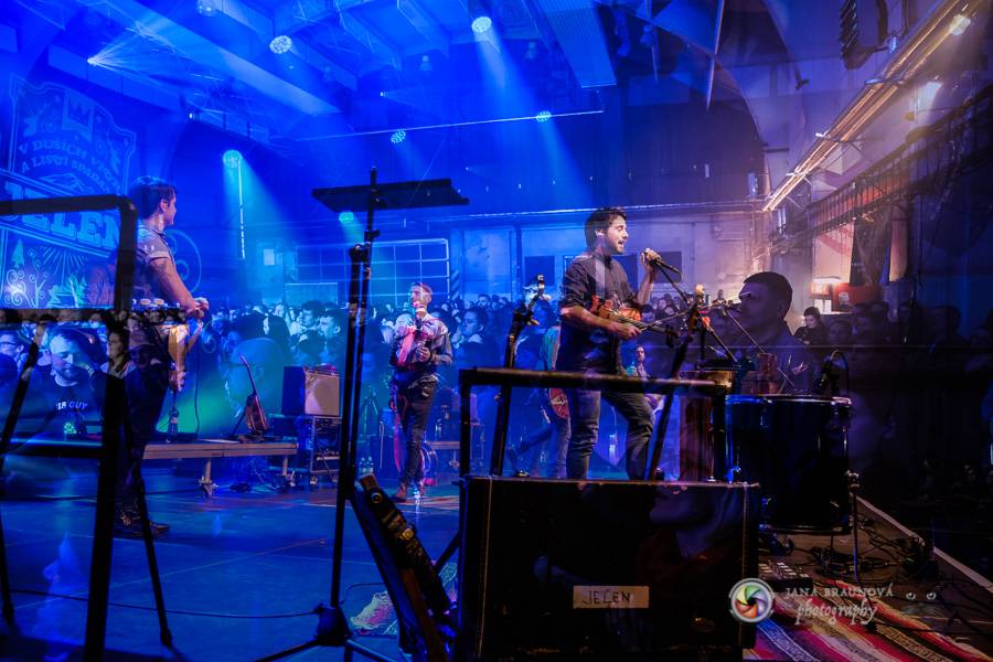 Jelen v DEPO2015 rozezpíval plzeňské fanoušky 