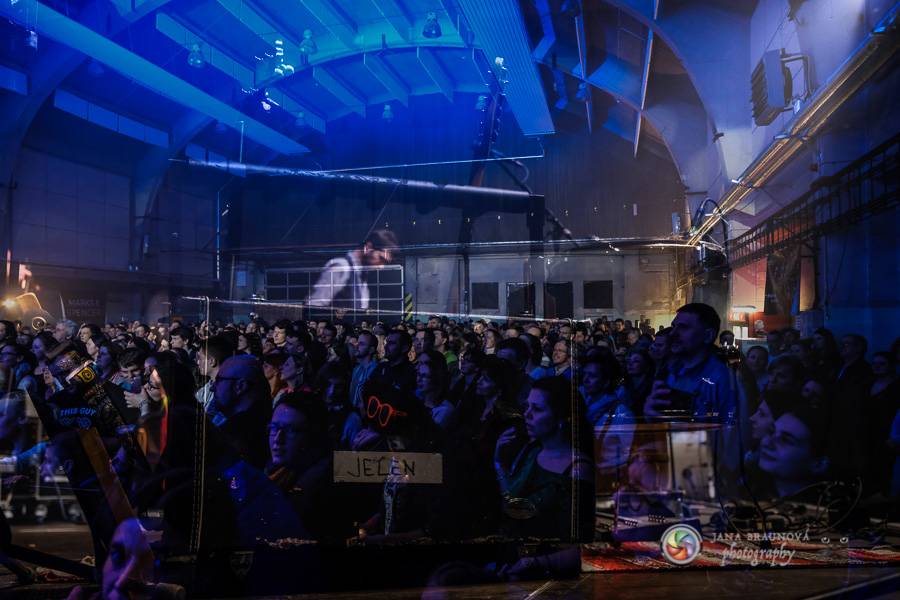 Jelen v DEPO2015 rozezpíval plzeňské fanoušky 