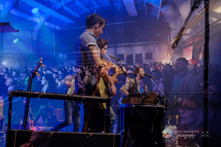 Jelen v DEPO2015 rozezpíval plzeňské fanoušky 