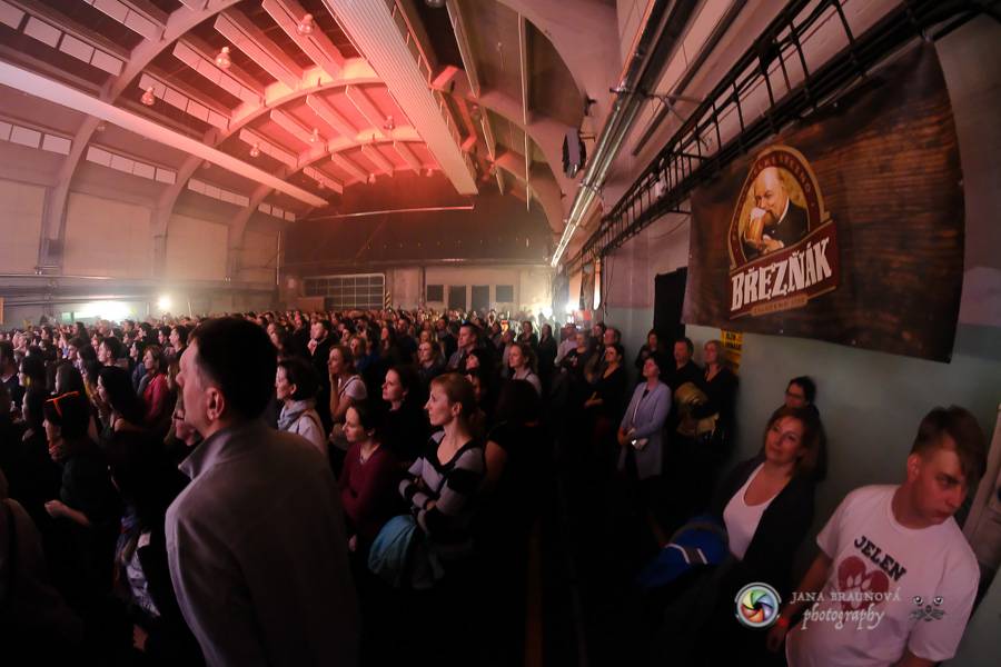 Jelen v DEPO2015 rozezpíval plzeňské fanoušky 