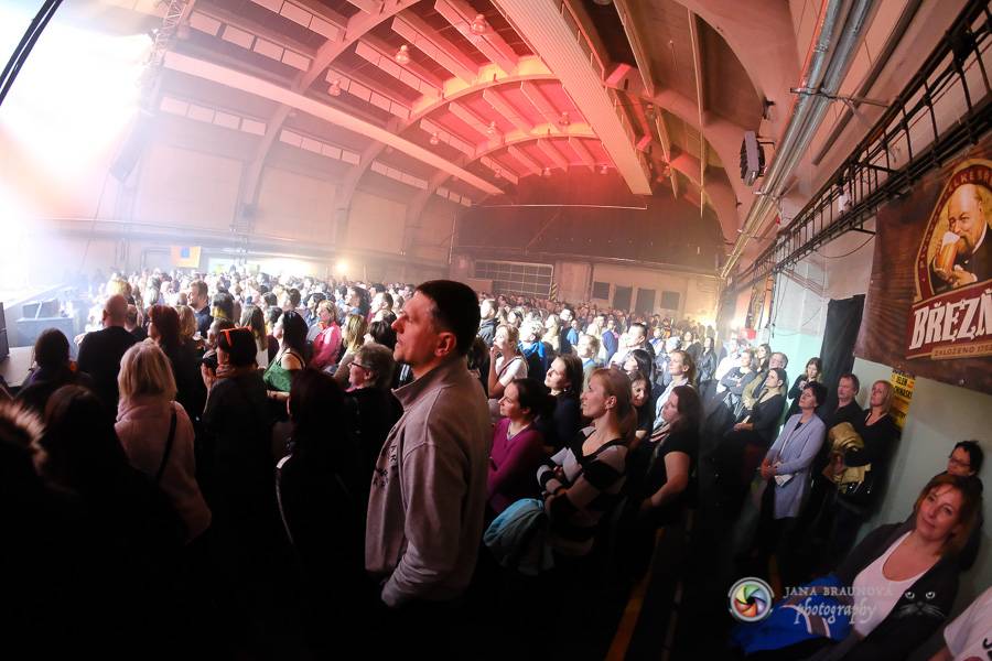 Jelen v DEPO2015 rozezpíval plzeňské fanoušky 