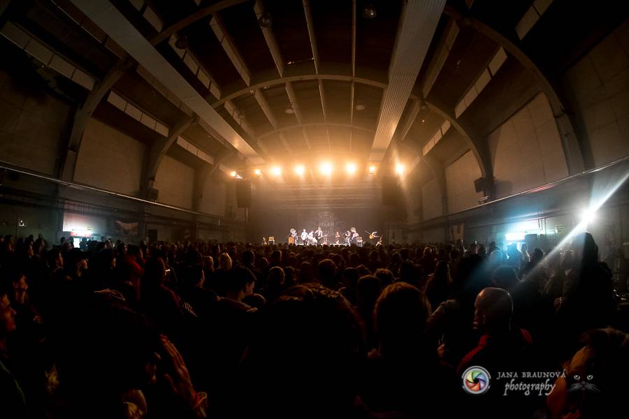 Jelen v DEPO2015 rozezpíval plzeňské fanoušky 