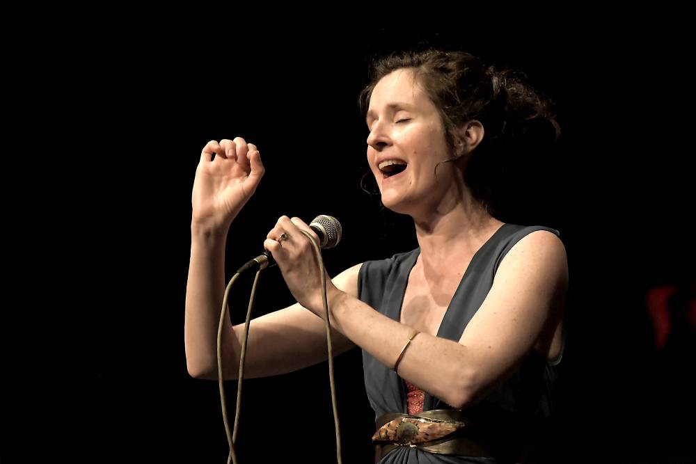 Moravské lidové písně zněly Palácem Akropolis v podání Julie Úlehly