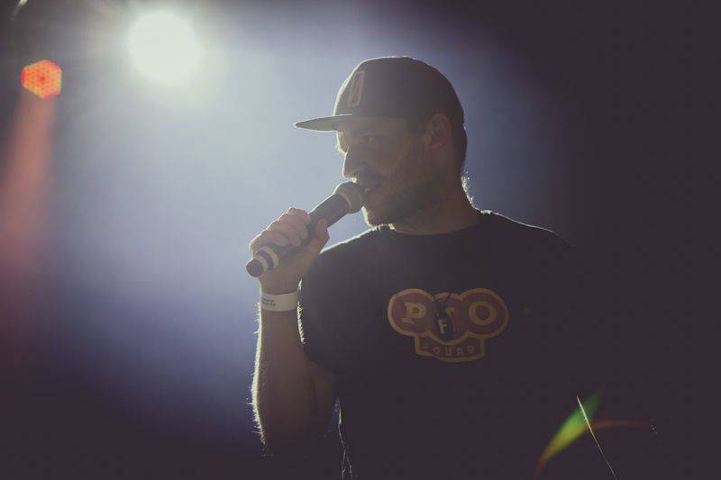 Cocotte Minute sejmuli Lucerna Music Bar, asistovali jim Pio Squad