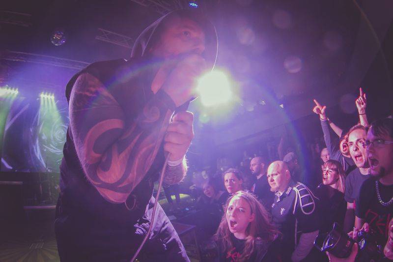 Cocotte Minute sejmuli Lucerna Music Bar, asistovali jim Pio Squad