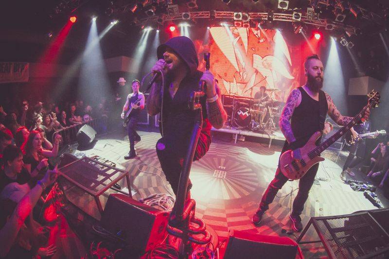 Cocotte Minute sejmuli Lucerna Music Bar, asistovali jim Pio Squad