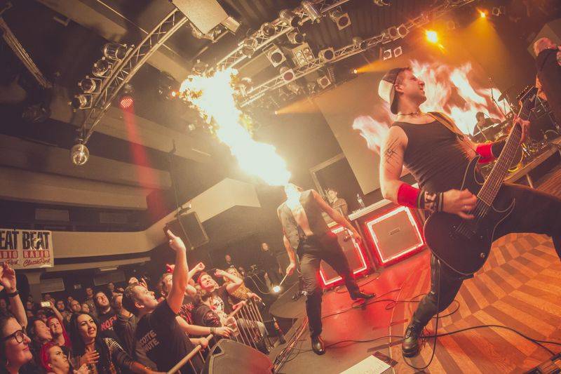 Cocotte Minute sejmuli Lucerna Music Bar, asistovali jim Pio Squad