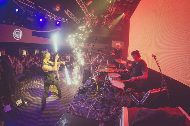 Cocotte Minute sejmuli Lucerna Music Bar, asistovali jim Pio Squad