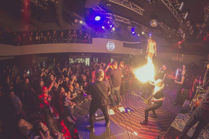 Cocotte Minute sejmuli Lucerna Music Bar, asistovali jim Pio Squad