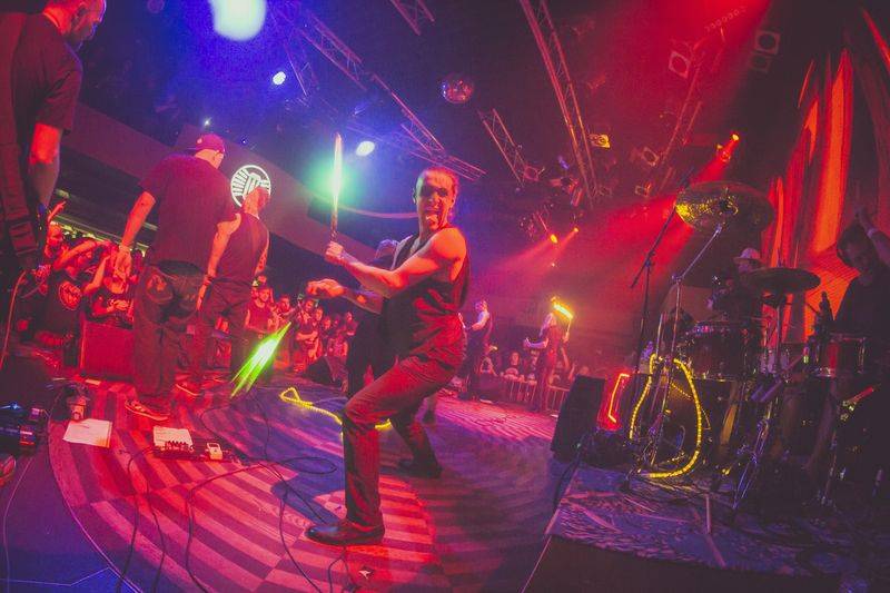 Cocotte Minute sejmuli Lucerna Music Bar, asistovali jim Pio Squad