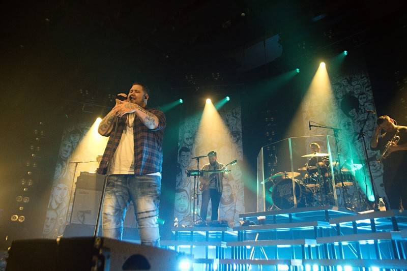 Rag'n'Bone Man ukázal pražskému Foru Karlín svou duši i srdce