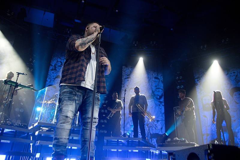 Rag'n'Bone Man ukázal pražskému Foru Karlín svou duši i srdce