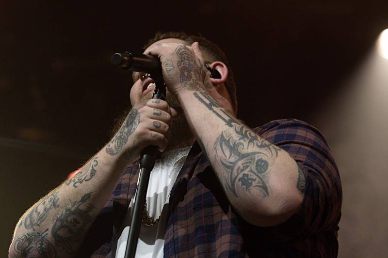 Rag'n'Bone Man ukázal pražskému Foru Karlín svou duši i srdce