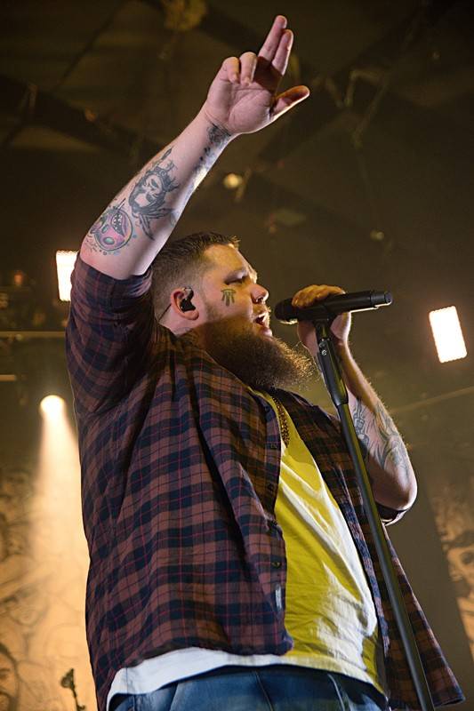 Rag'n'Bone Man ukázal pražskému Foru Karlín svou duši i srdce